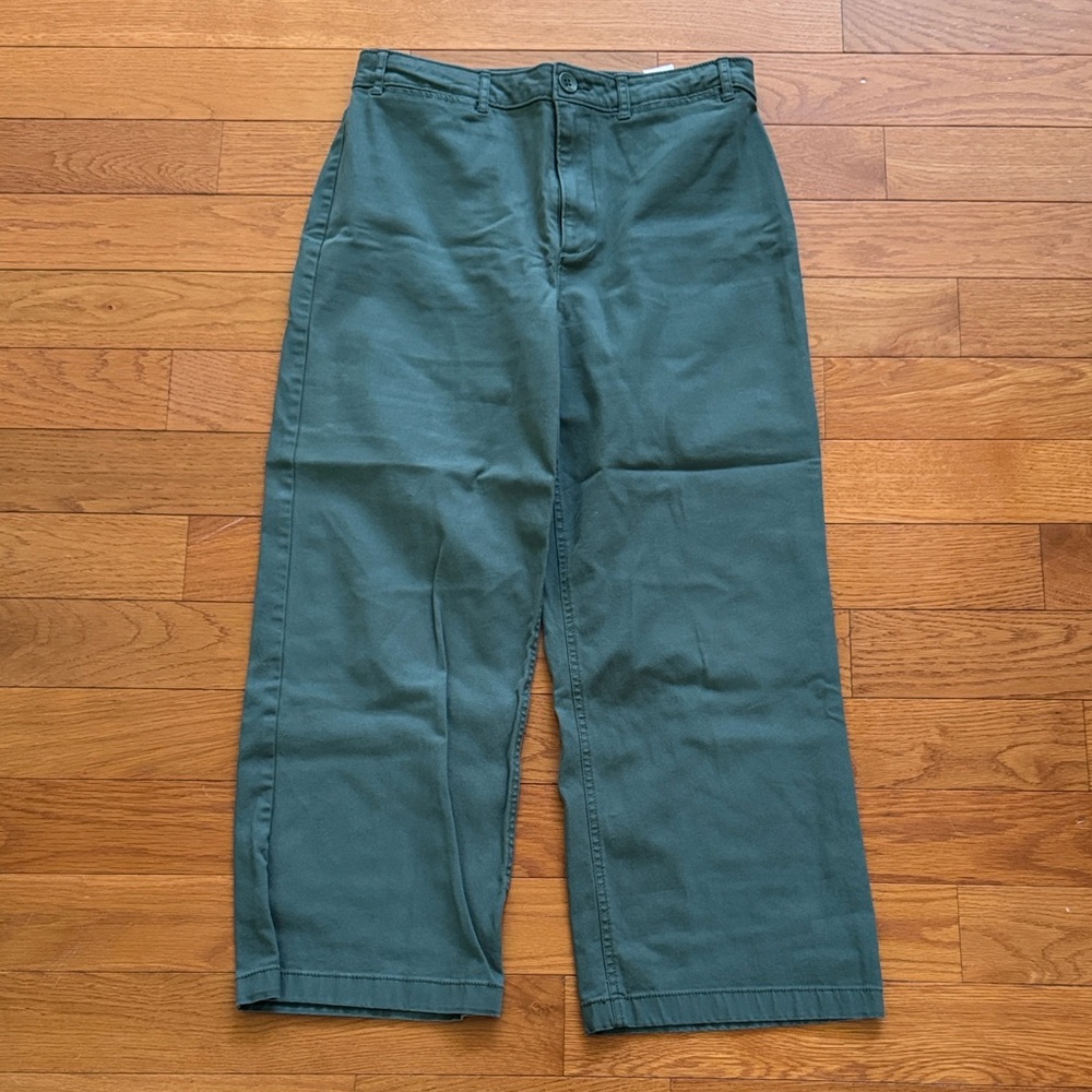 Old Navy Olive Cropped Chinos